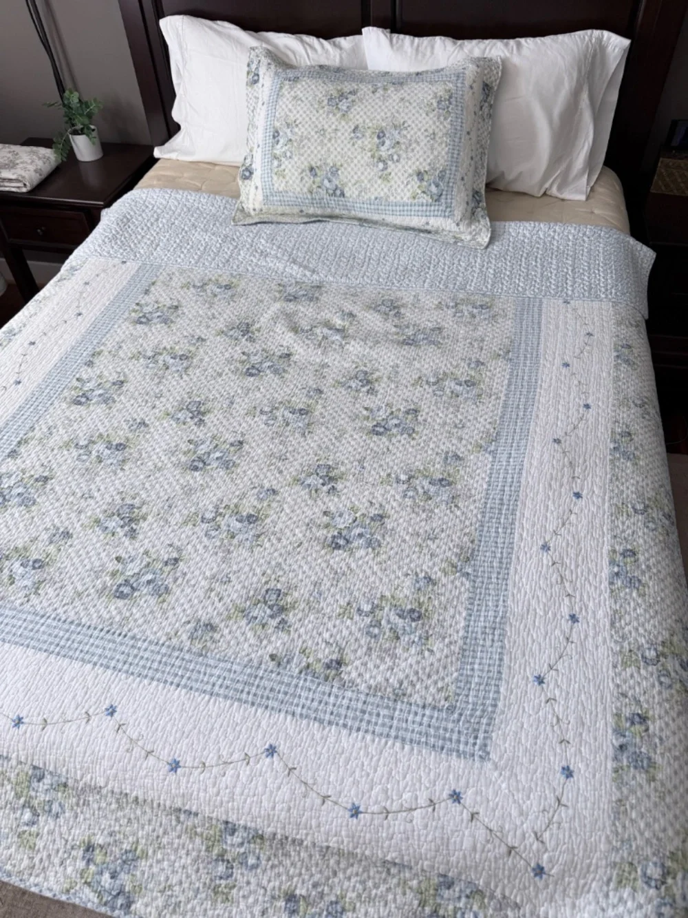 Blue White Quilt Set